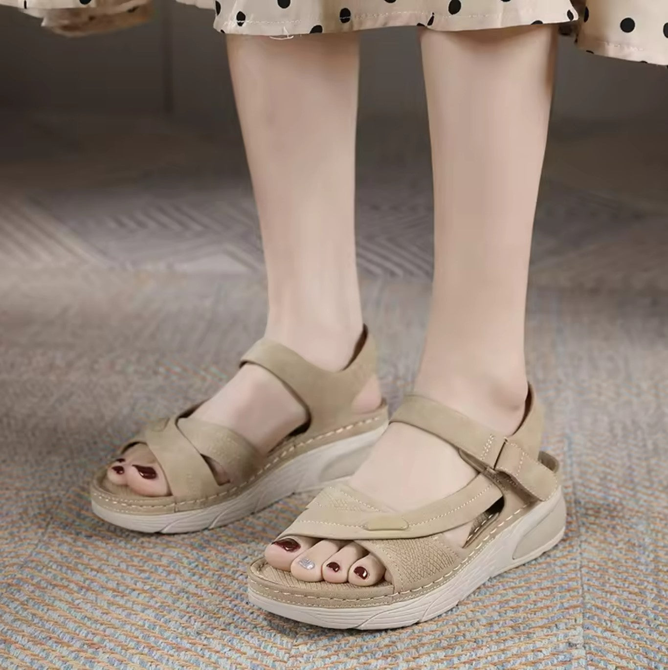 Klassische Sommersandalen