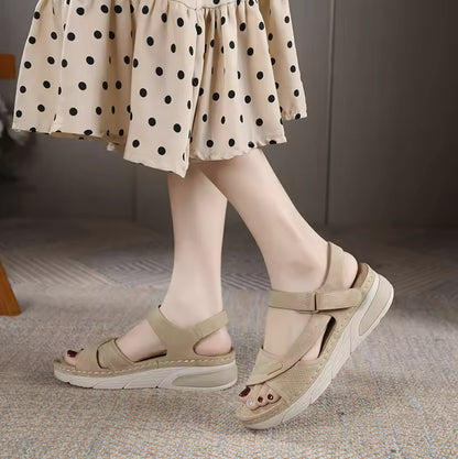 Klassische Sommersandalen