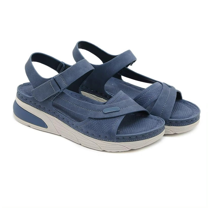 Klassische Sommersandalen